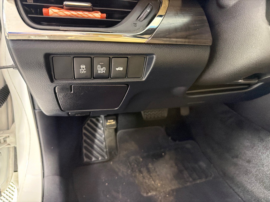 2016 Toyota Avalon Image 15