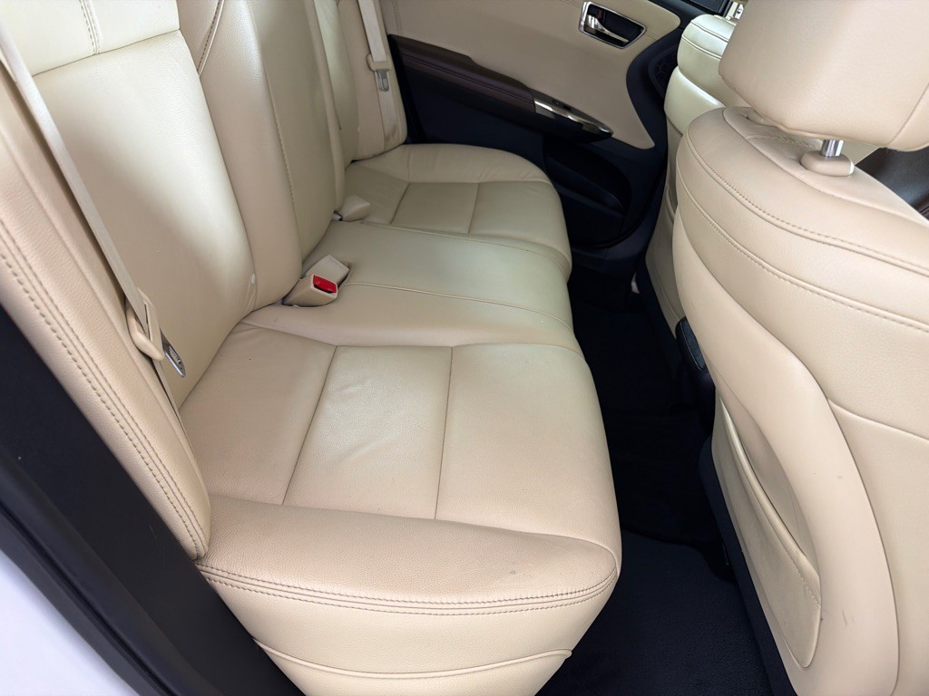 2016 Toyota Avalon Image 22