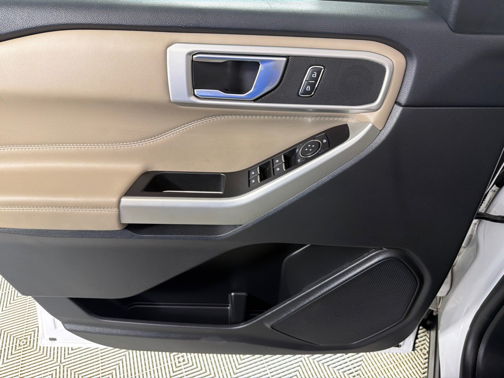 2022 Ford Explorer Image 9
