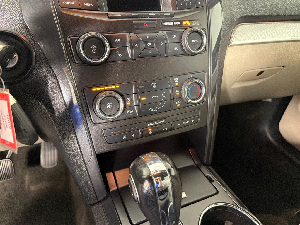 2018 Ford Explorer Image 16