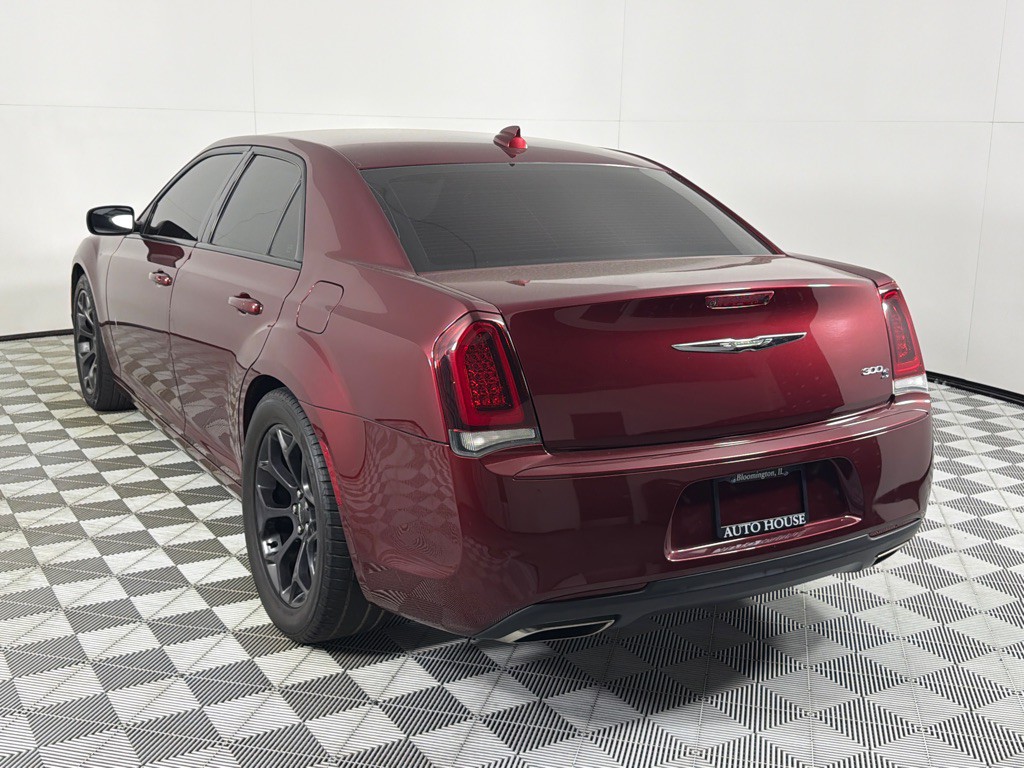 2019 Chrysler 300 Image 5