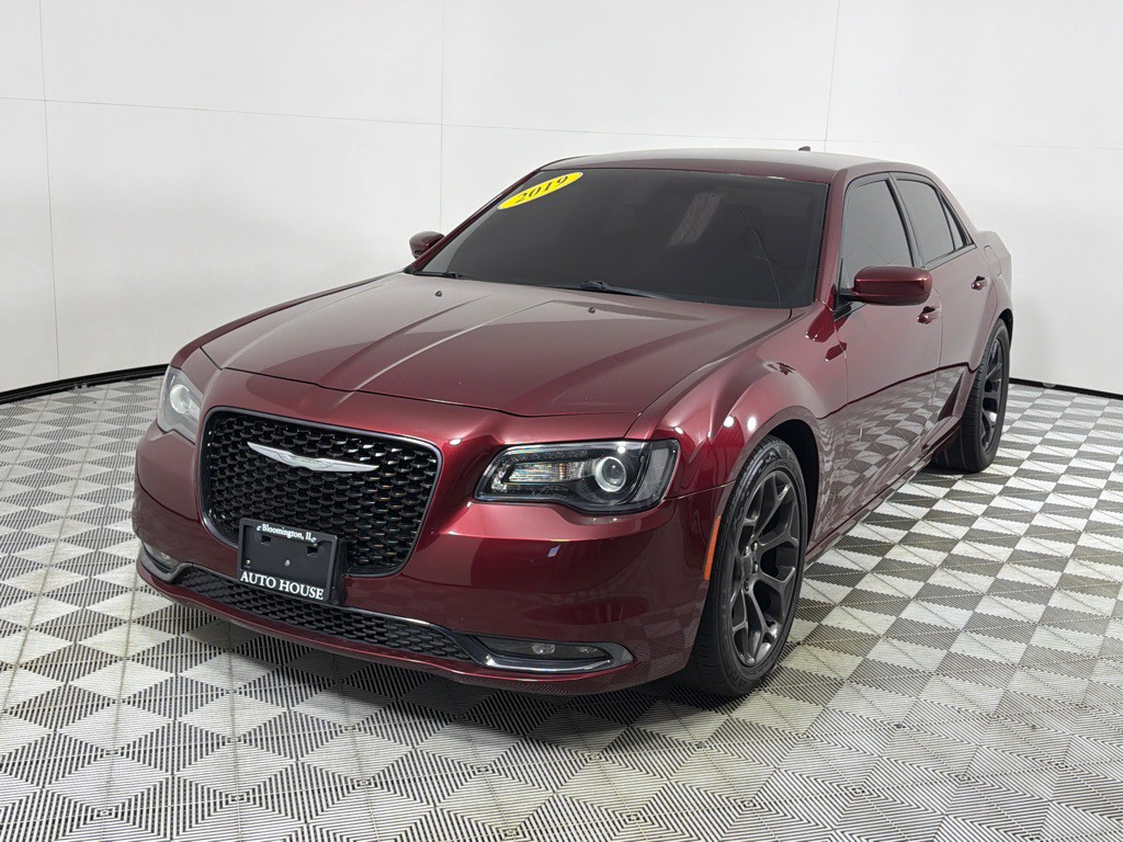 2019 Chrysler 300 Image 7