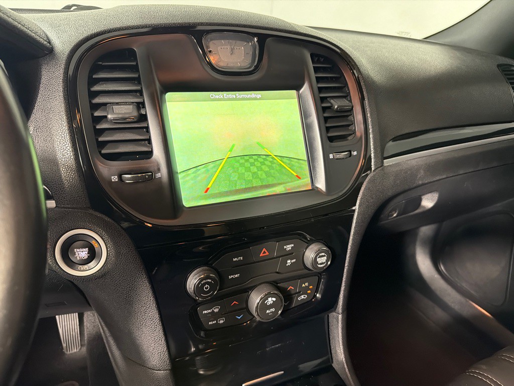 2019 Chrysler 300 Image 10