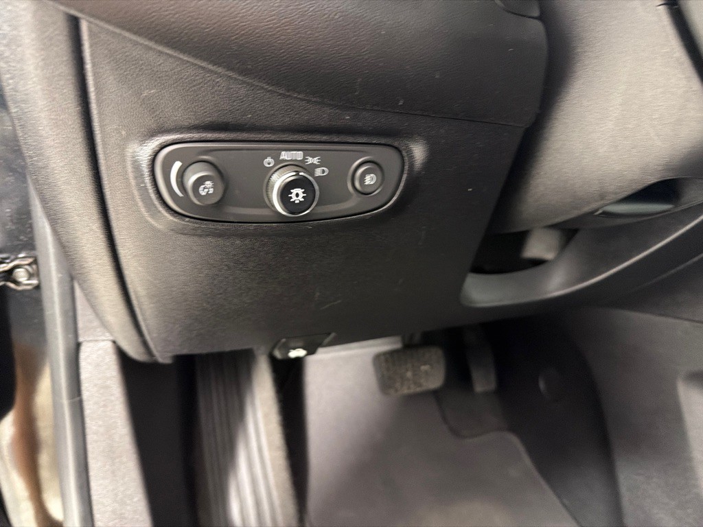 2018 Chevrolet Equinox Image 12