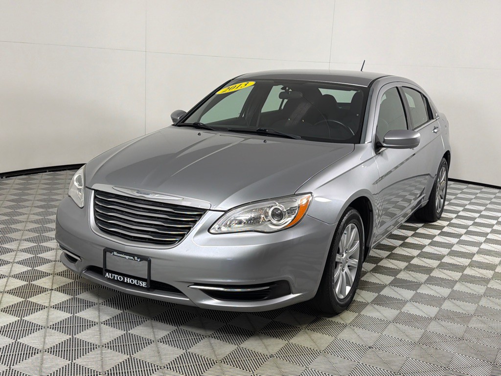 2013 Chrysler 200 Image 10