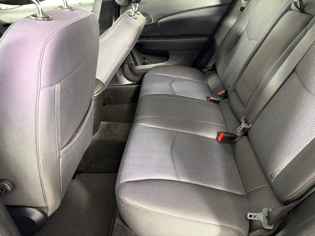 2013 Chrysler 200 Image 17
