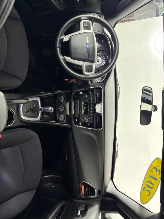 2013 Chrysler 200 Image 23