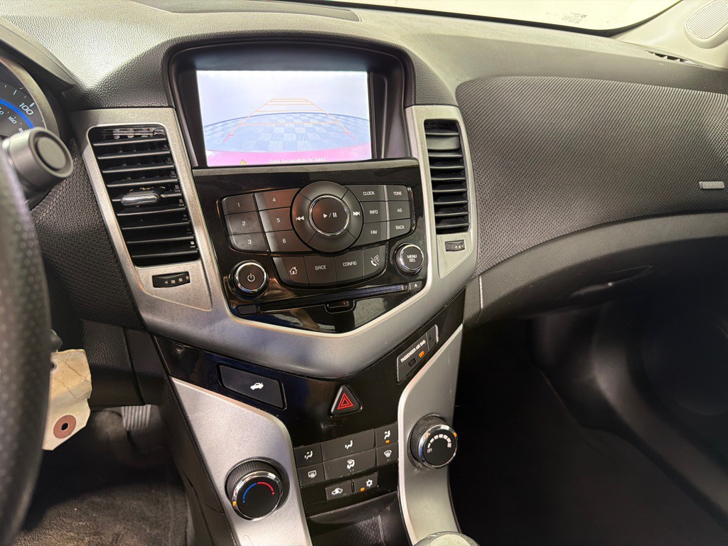 2016 Chevrolet Cruze Image 15