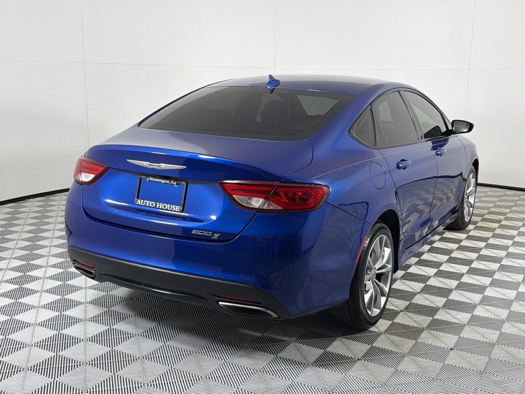 2015 Chrysler 200 Image 5