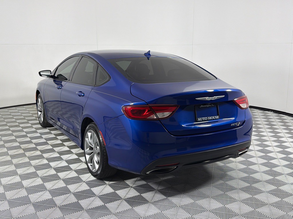 2015 Chrysler 200 Image 7