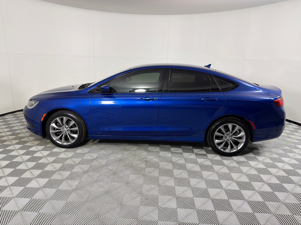 2015 Chrysler 200 Image 8