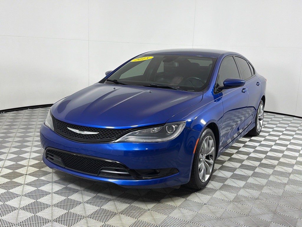 2015 Chrysler 200 Image 9