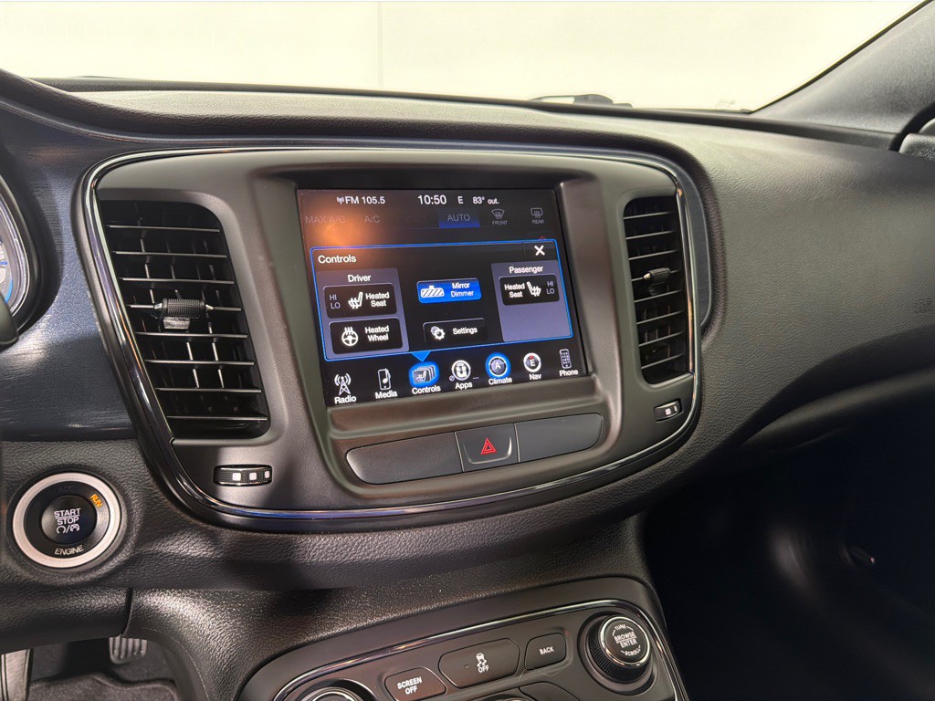 2015 Chrysler 200 Image 15