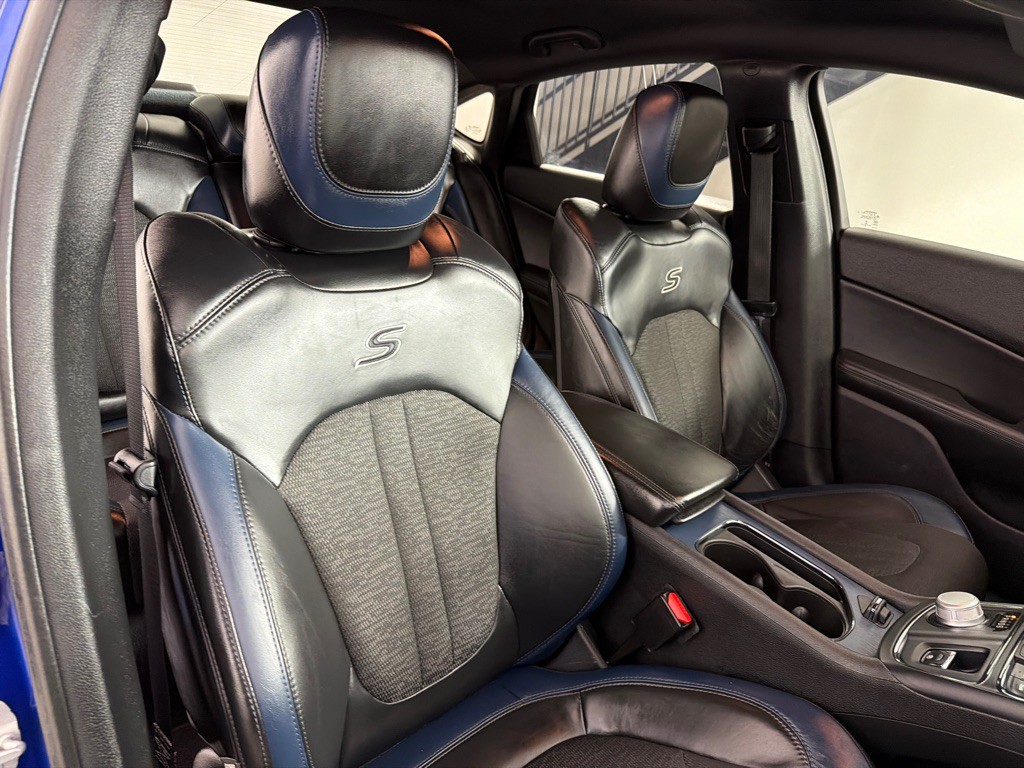 2015 Chrysler 200 Image 24