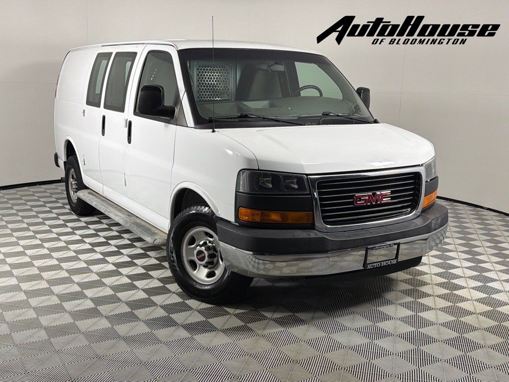 2015 GMC Savana Image 1