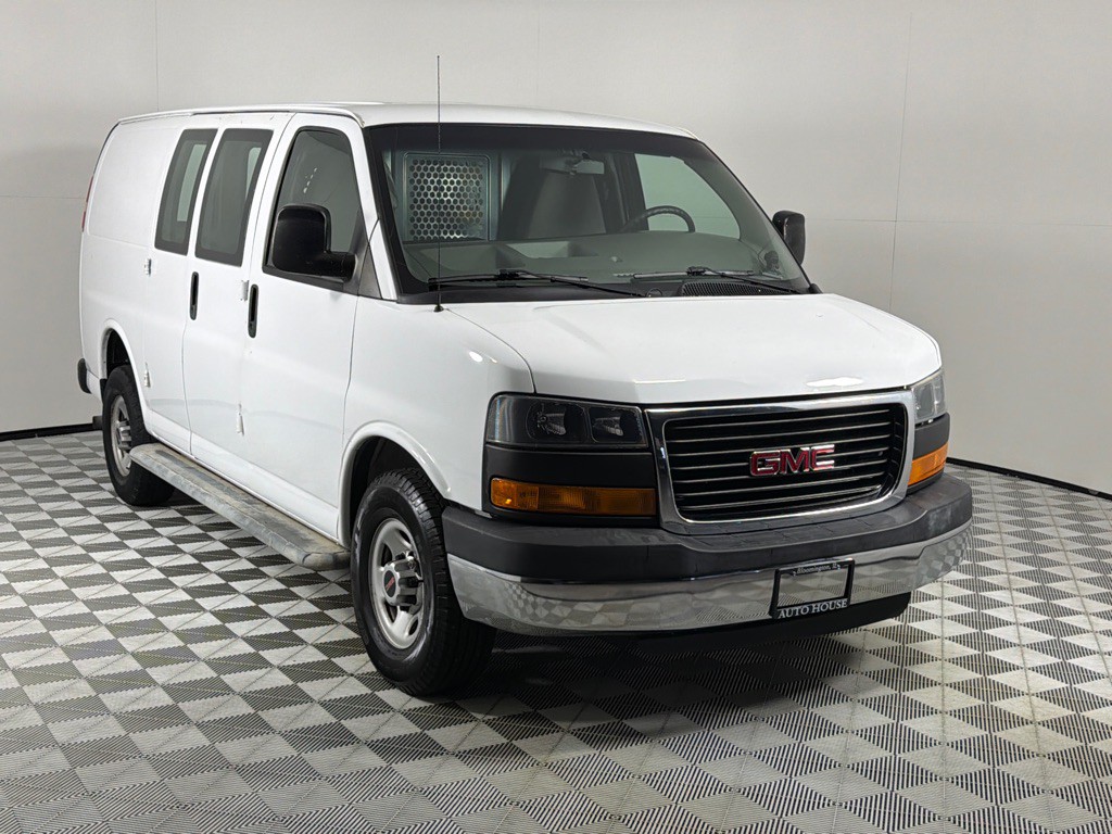 2015 GMC Savana Image 3