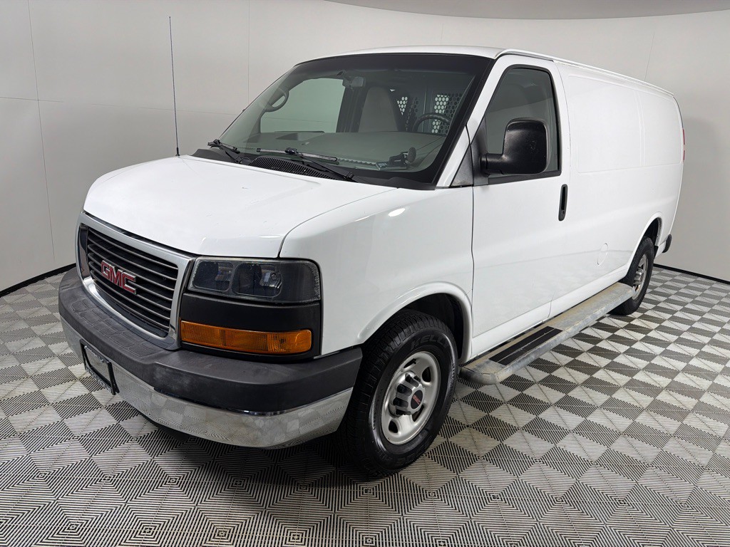 2015 GMC Savana Image 6