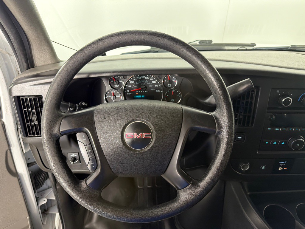 2015 GMC Savana Image 11