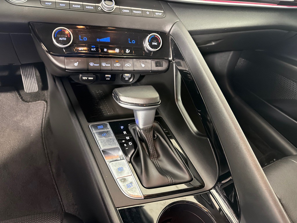 2023 Hyundai Elantra Image 16