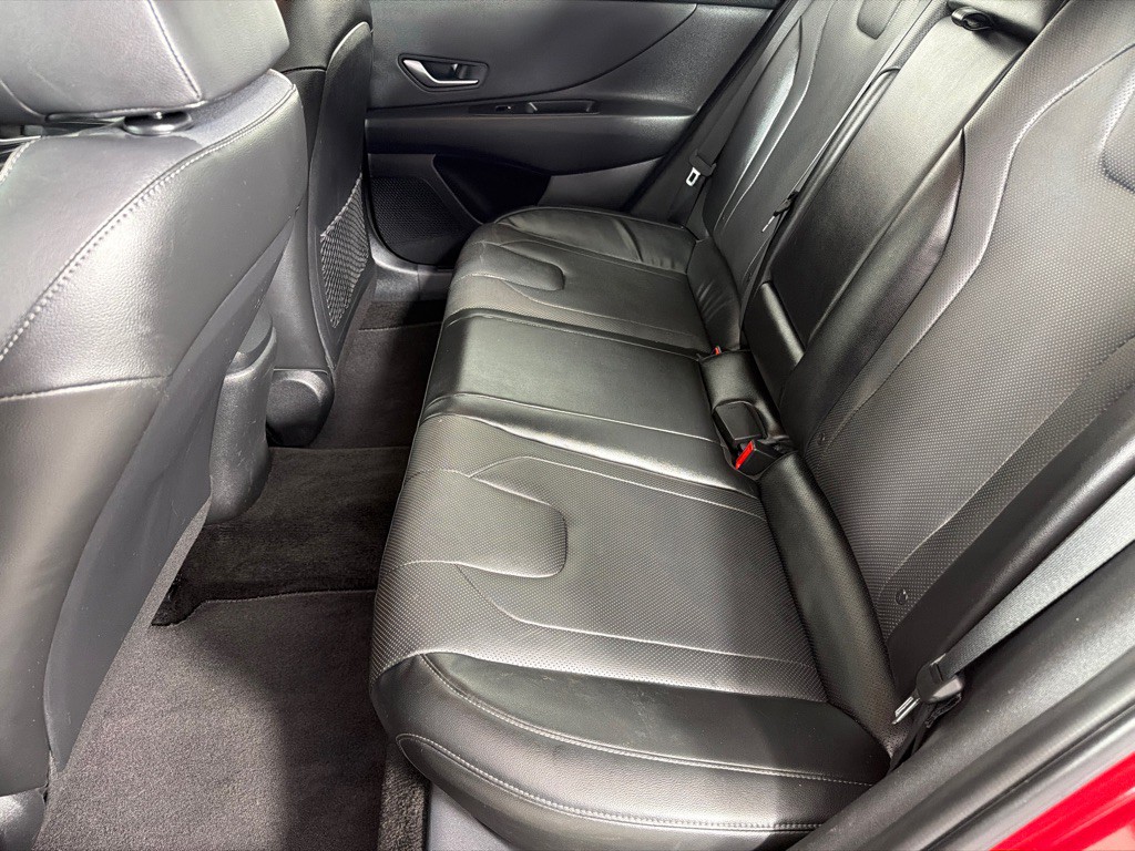 2023 Hyundai Elantra Image 17
