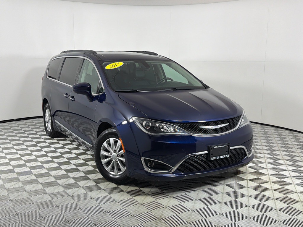 2017 Chrysler Pacifica Image 2