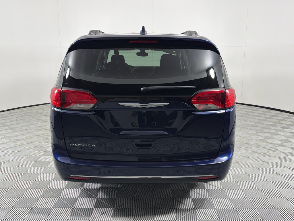 2017 Chrysler Pacifica Image 6