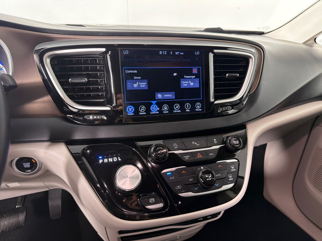2017 Chrysler Pacifica Image 15