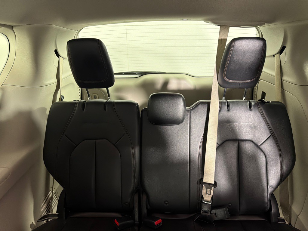 2017 Chrysler Pacifica Image 20