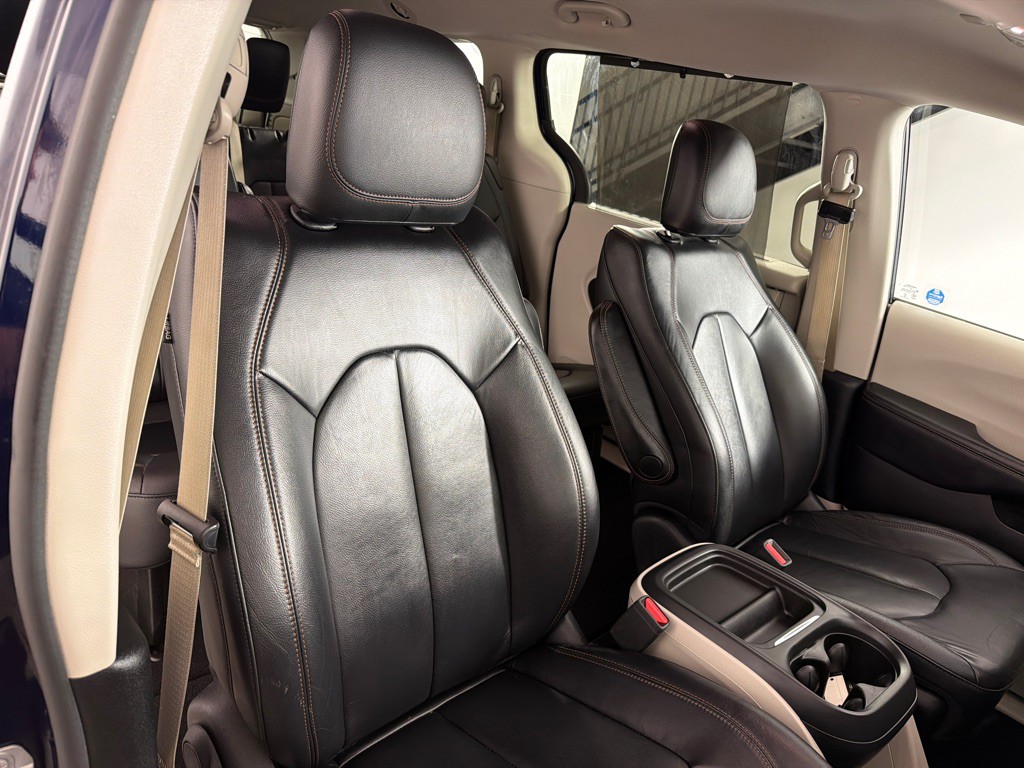 2017 Chrysler Pacifica Image 25