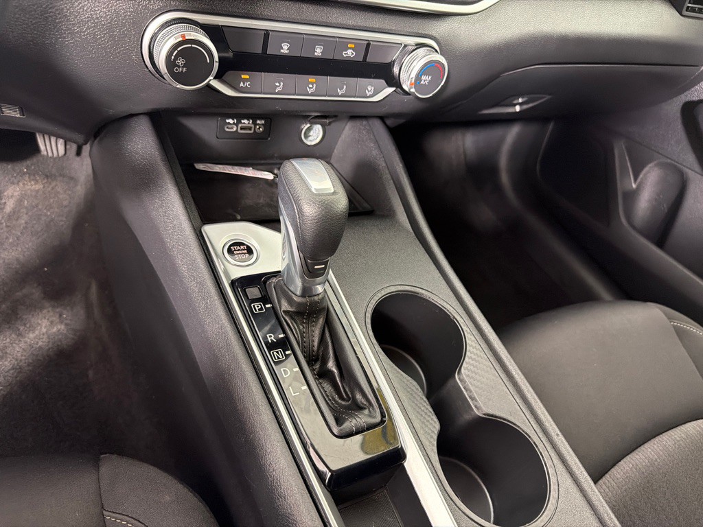 2020 Nissan Altima Image 16