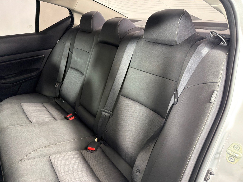 2020 Nissan Altima Image 18