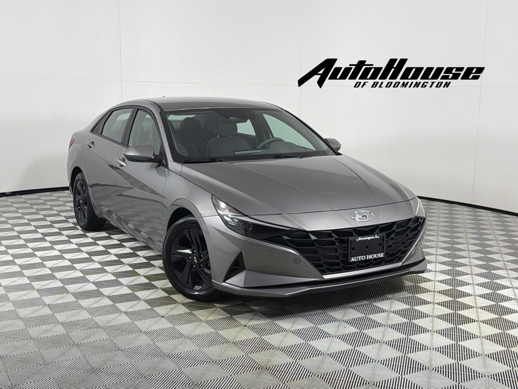 2022 Hyundai Elantra Image 1