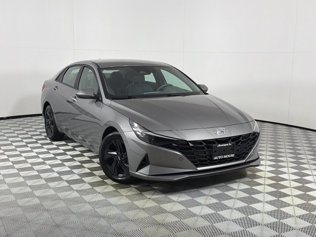 2022 Hyundai Elantra Image 2