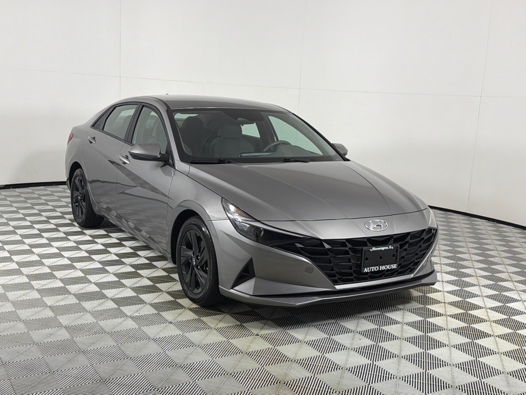 2022 Hyundai Elantra Image 3