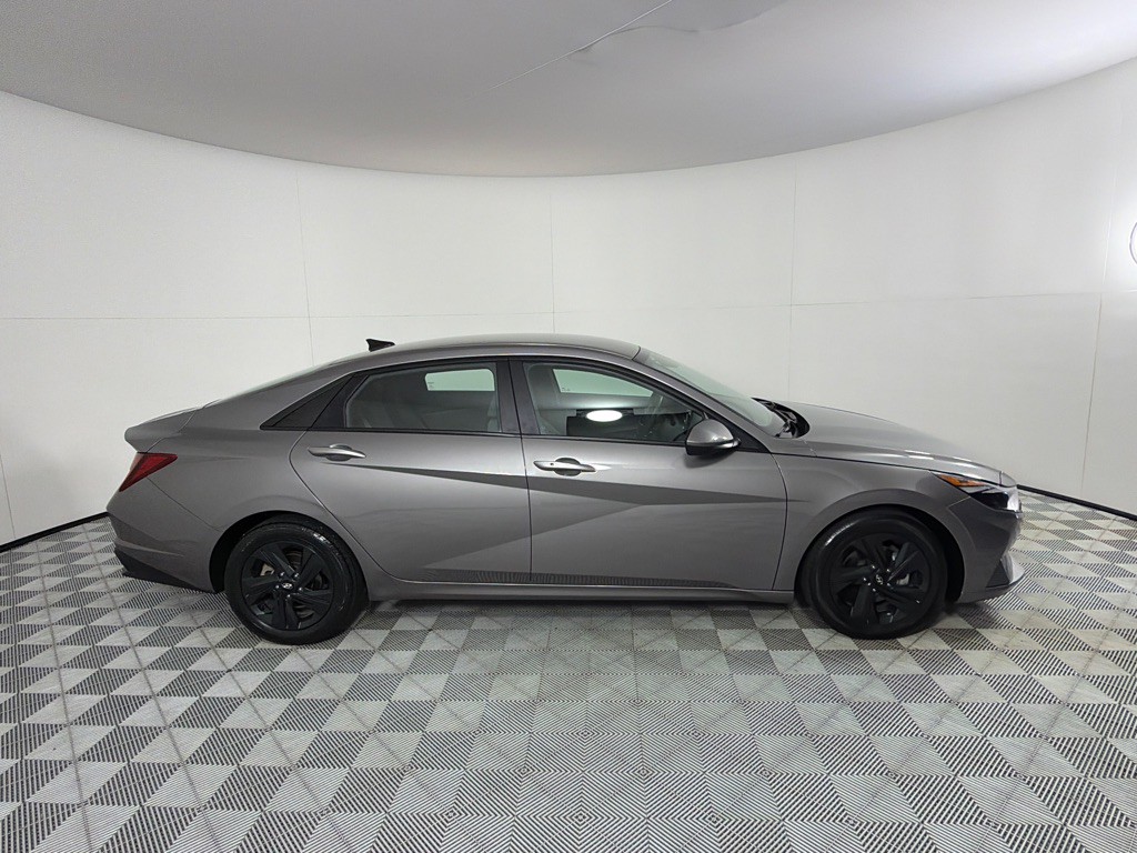 2022 Hyundai Elantra Image 4