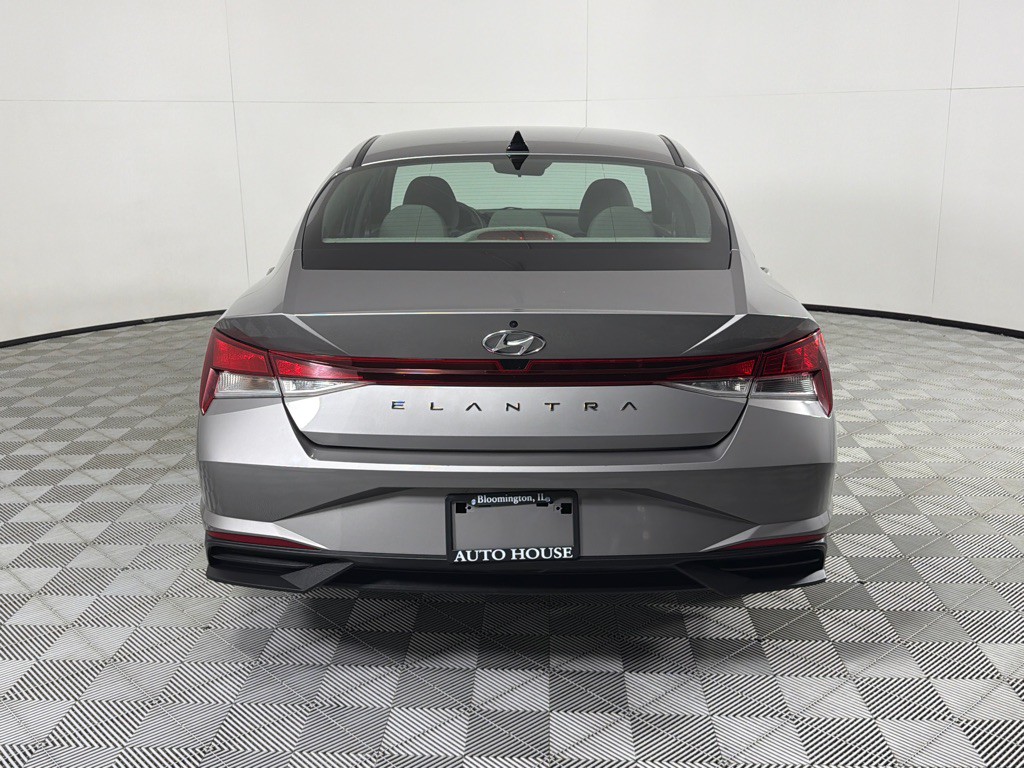 2022 Hyundai Elantra Image 6