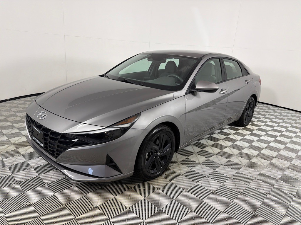 2022 Hyundai Elantra Image 9