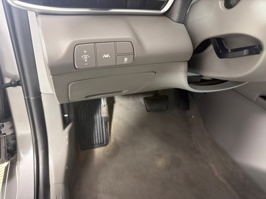 2022 Hyundai Elantra Image 12