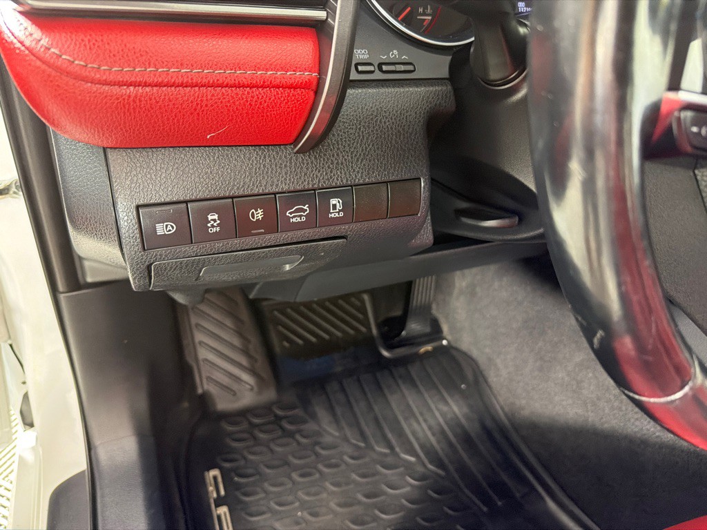 2020 Toyota Camry Image 14