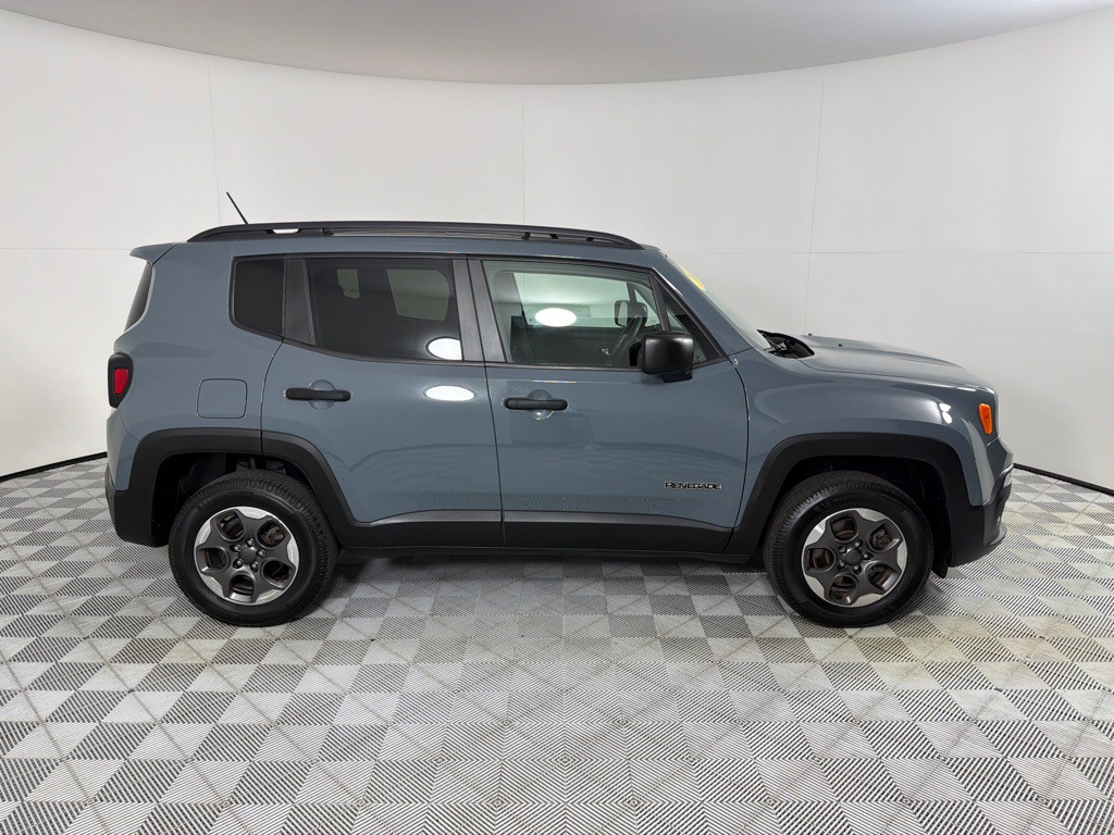 2017 Jeep Renegade Image 4
