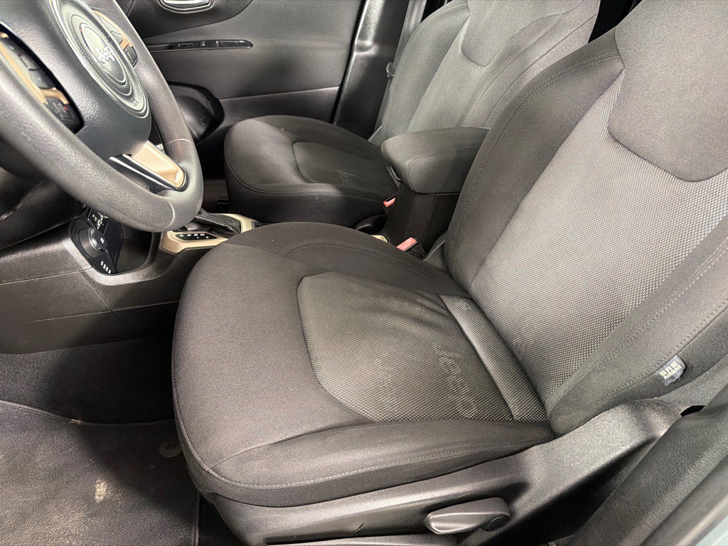 2017 Jeep Renegade Image 11