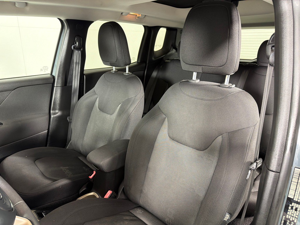 2017 Jeep Renegade Image 12