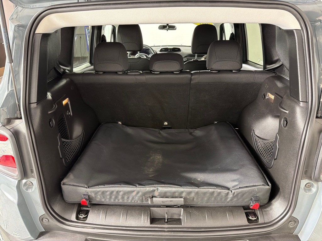 2017 Jeep Renegade Image 20