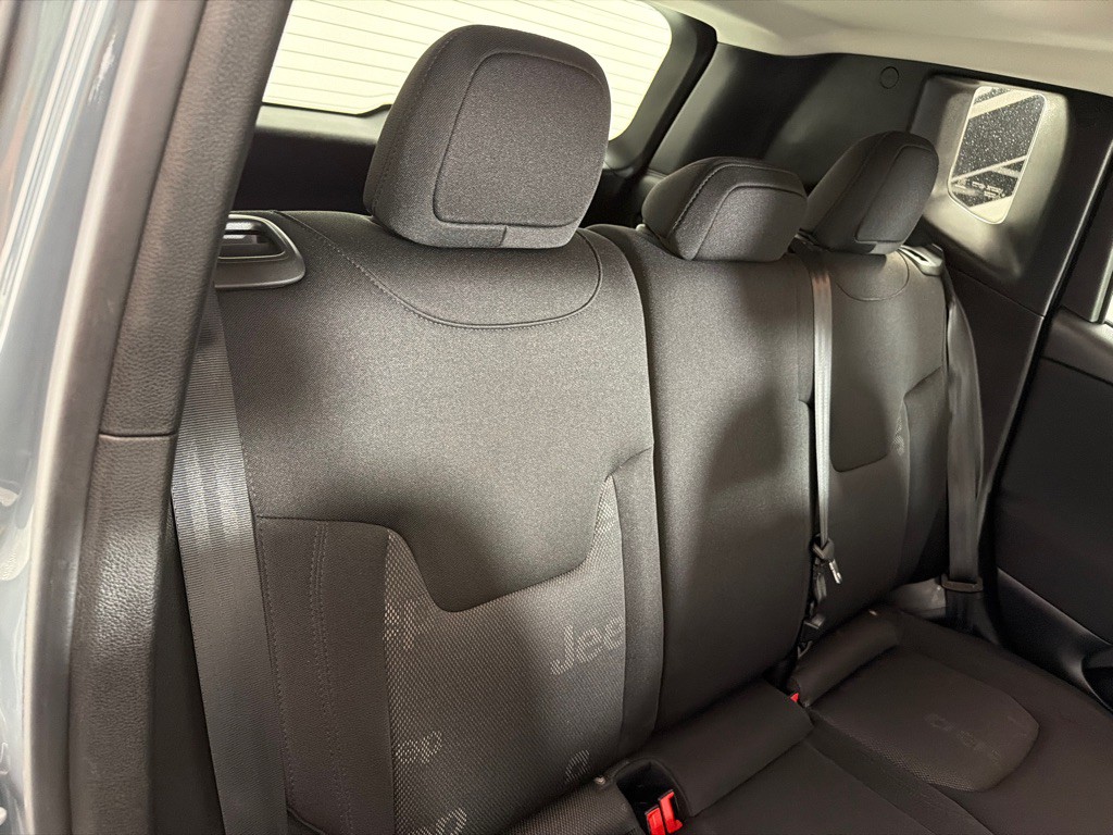 2017 Jeep Renegade Image 22