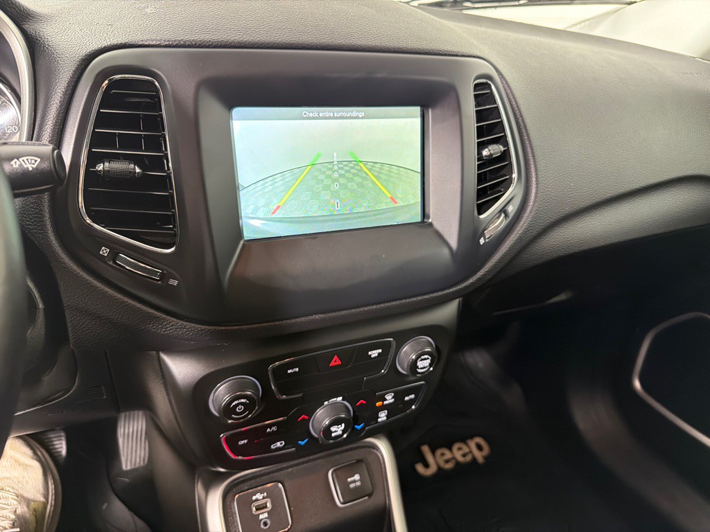 2020 Jeep Compass Image 18