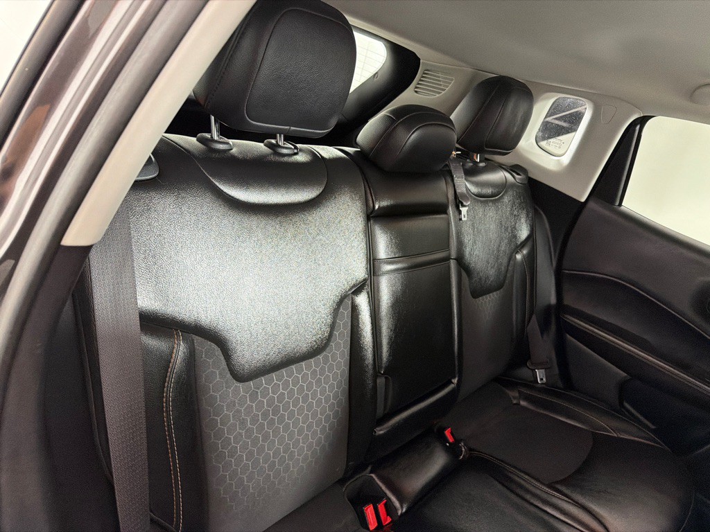 2020 Jeep Compass Image 24