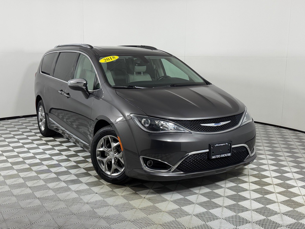 2018 Chrysler Pacifica Image 2