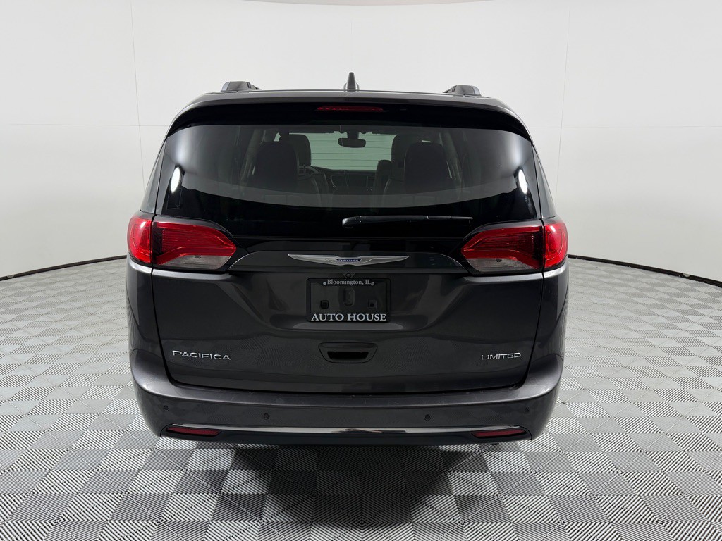2018 Chrysler Pacifica Image 6