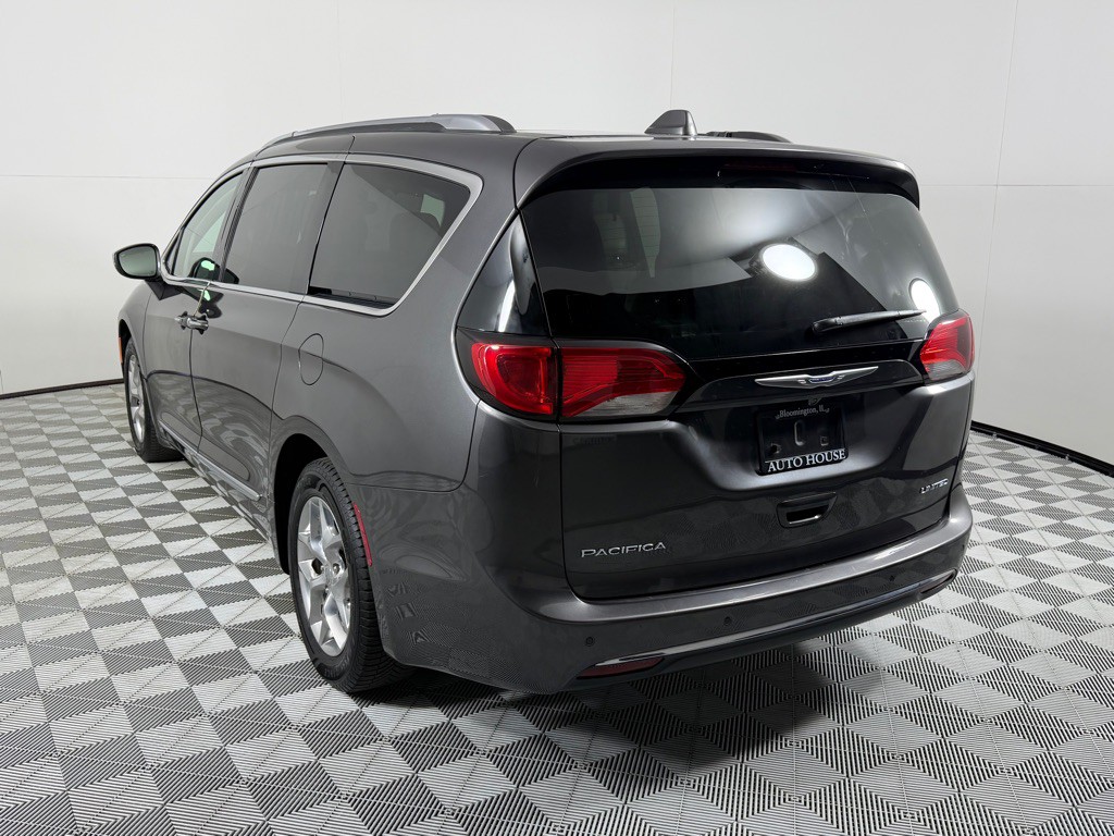 2018 Chrysler Pacifica Image 7