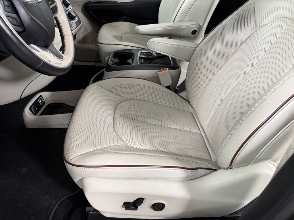 2018 Chrysler Pacifica Image 10